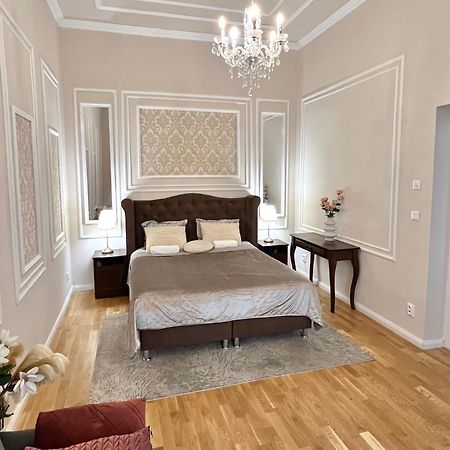 Angeloroma Deluxe Apartment ปราก ภายนอก รูปภาพ